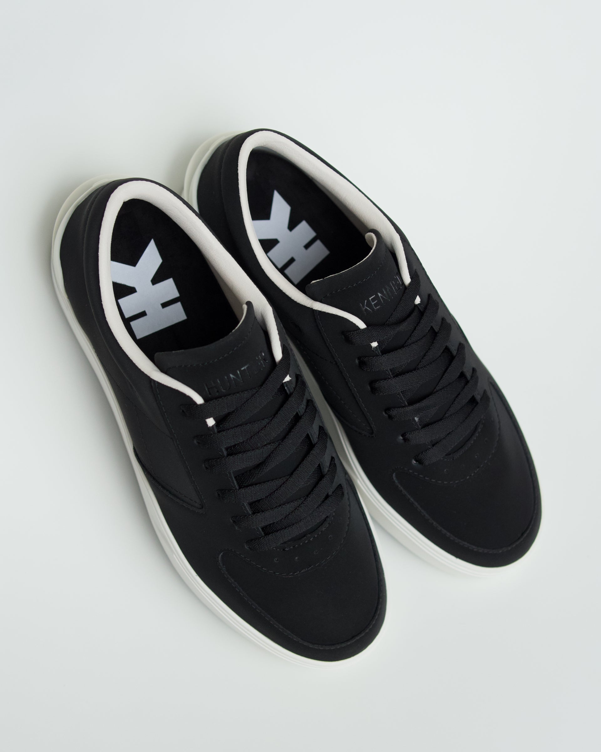 Backbeat - Black/Cream