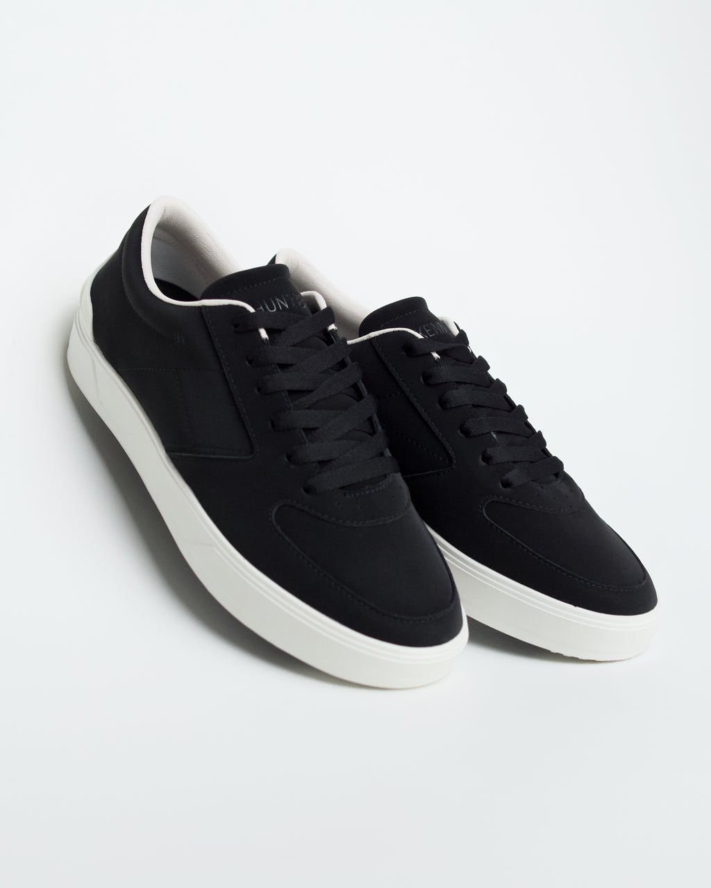 Backbeat - Black/Cream