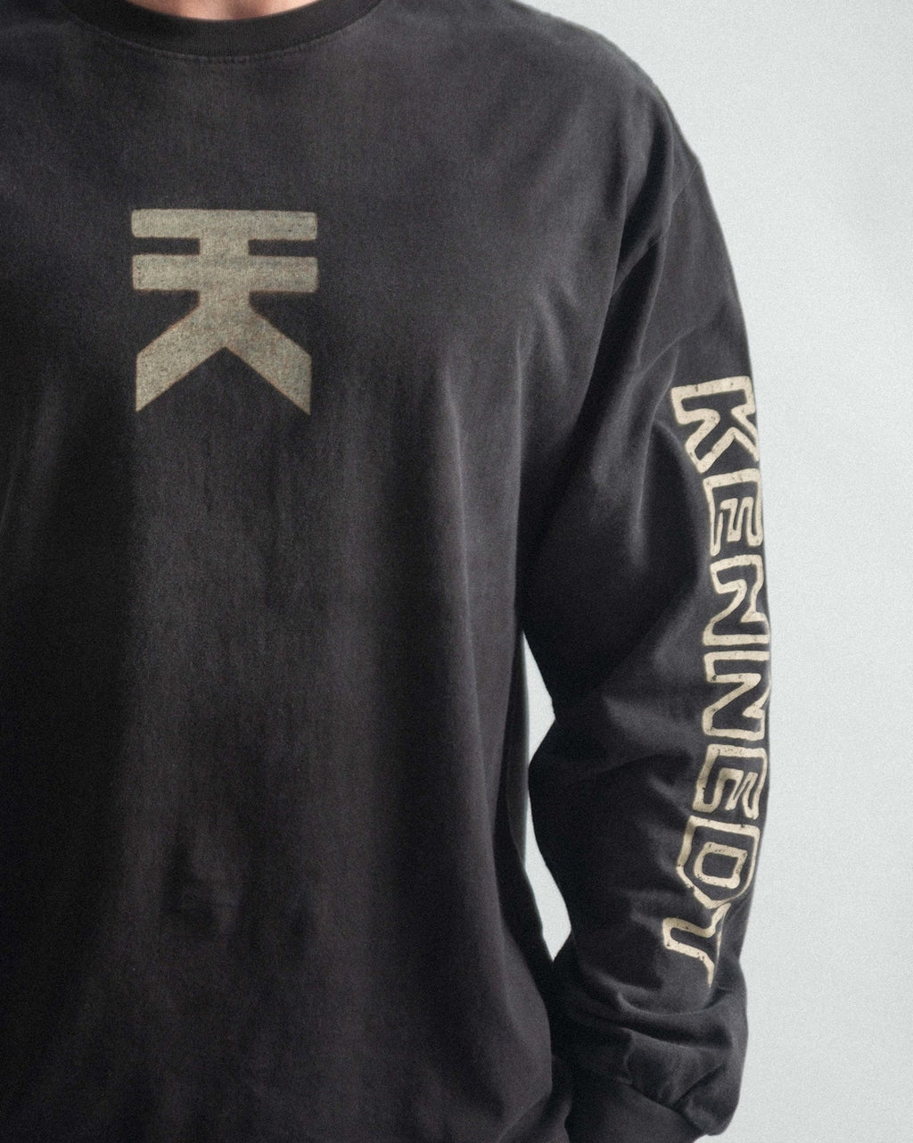 Brutalist Heavy L/S - Pavement Bone On Black