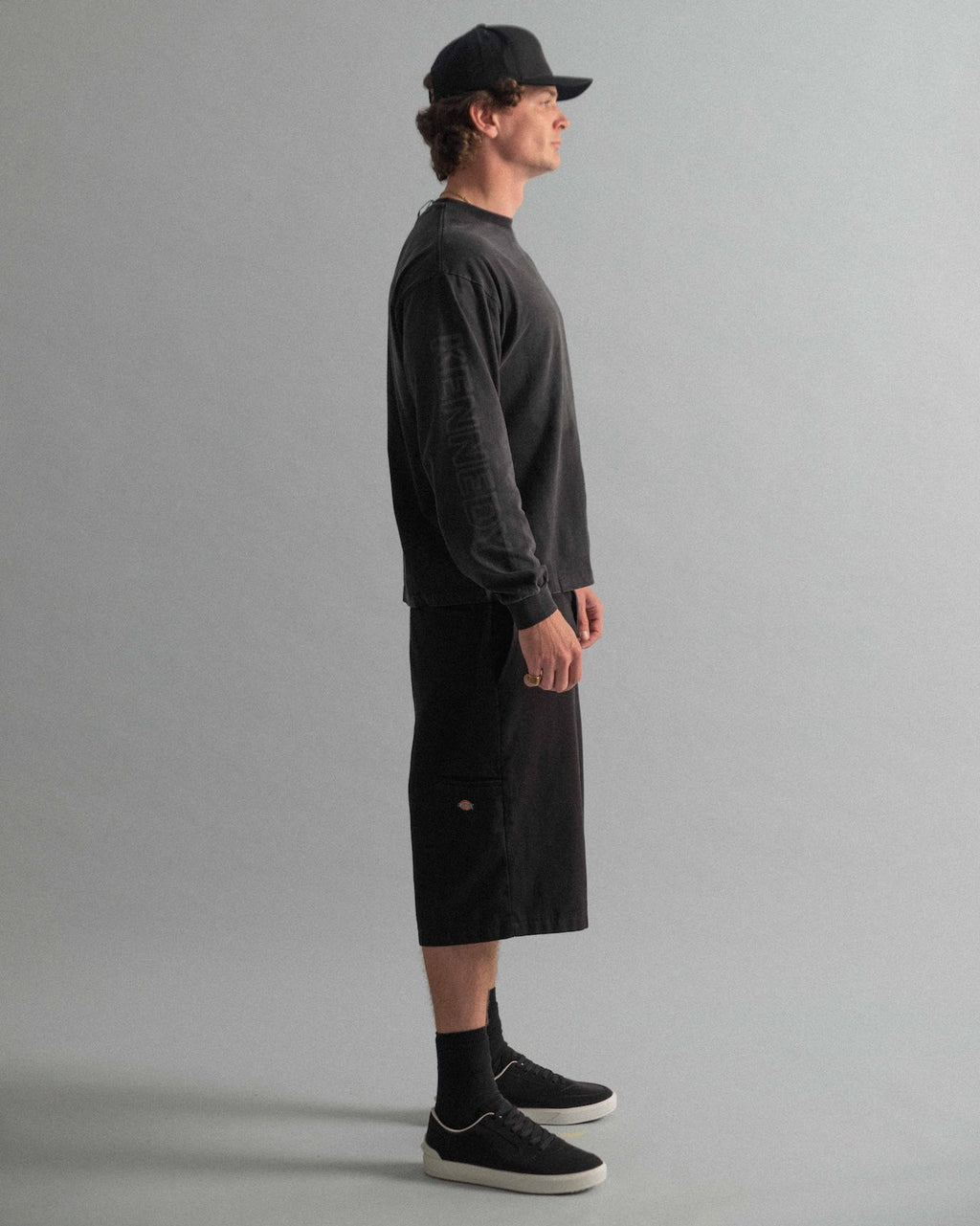 Monolith Maximus L/S - Ghost Black on Black