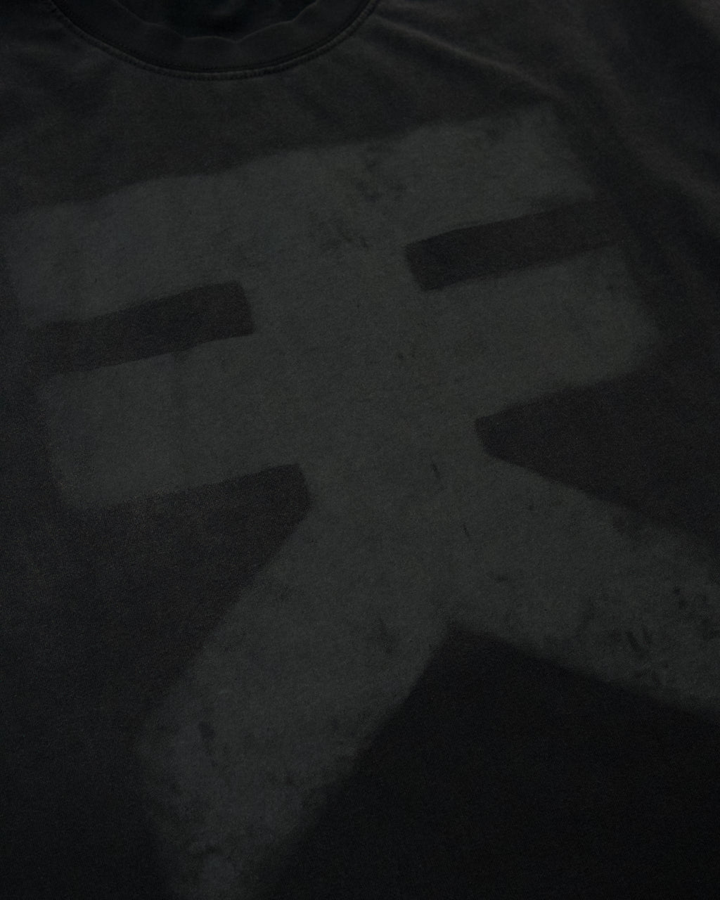 Monolith Maximus L/S - Ghost Black on Black