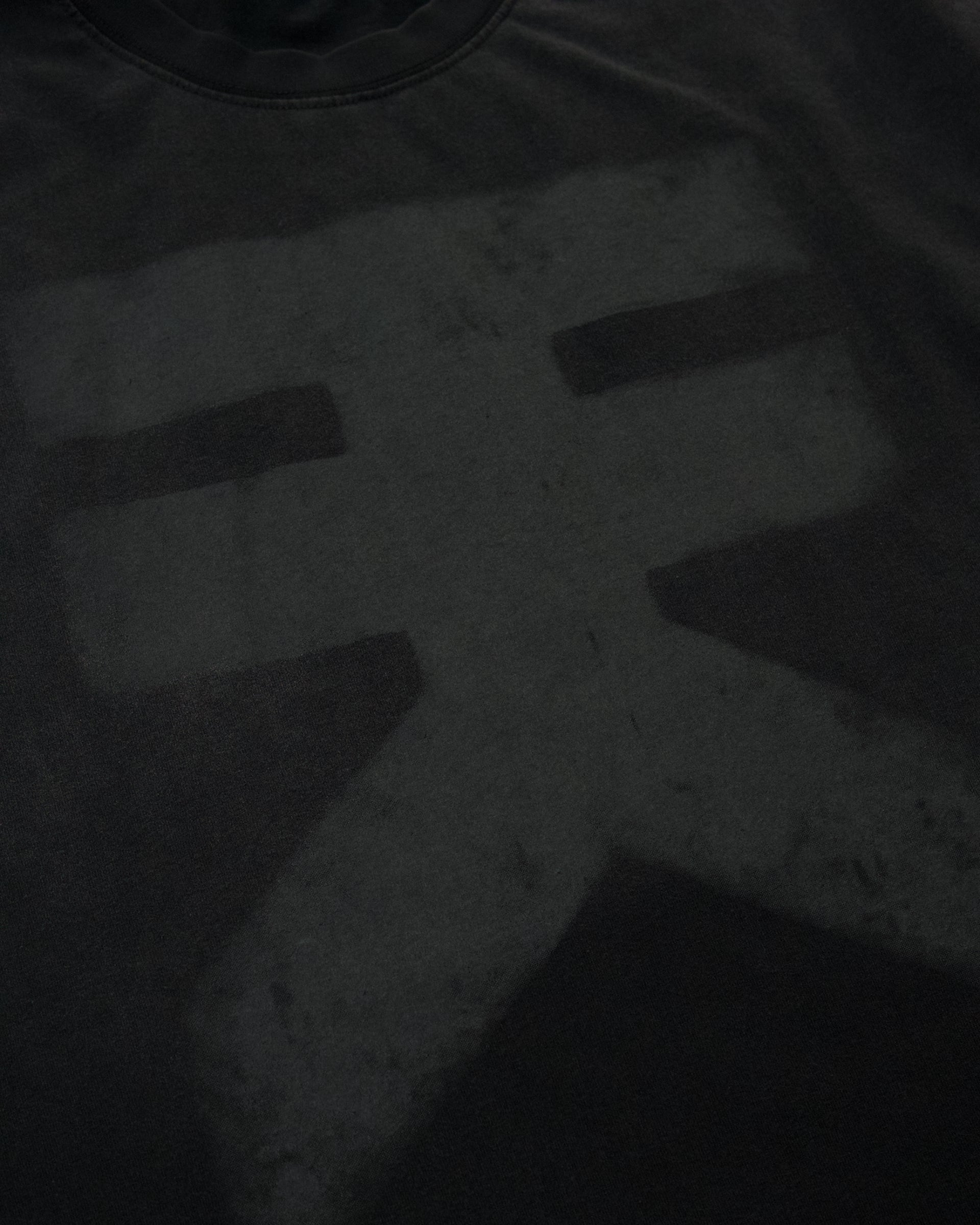 Monolith Maximus L/S - Ghost Black on Black